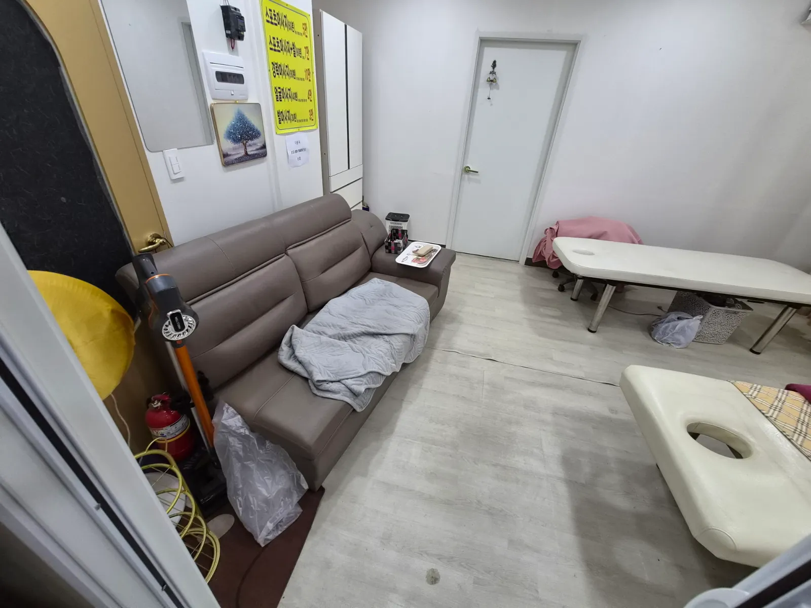 마사지샵 철거 현장 사진 3