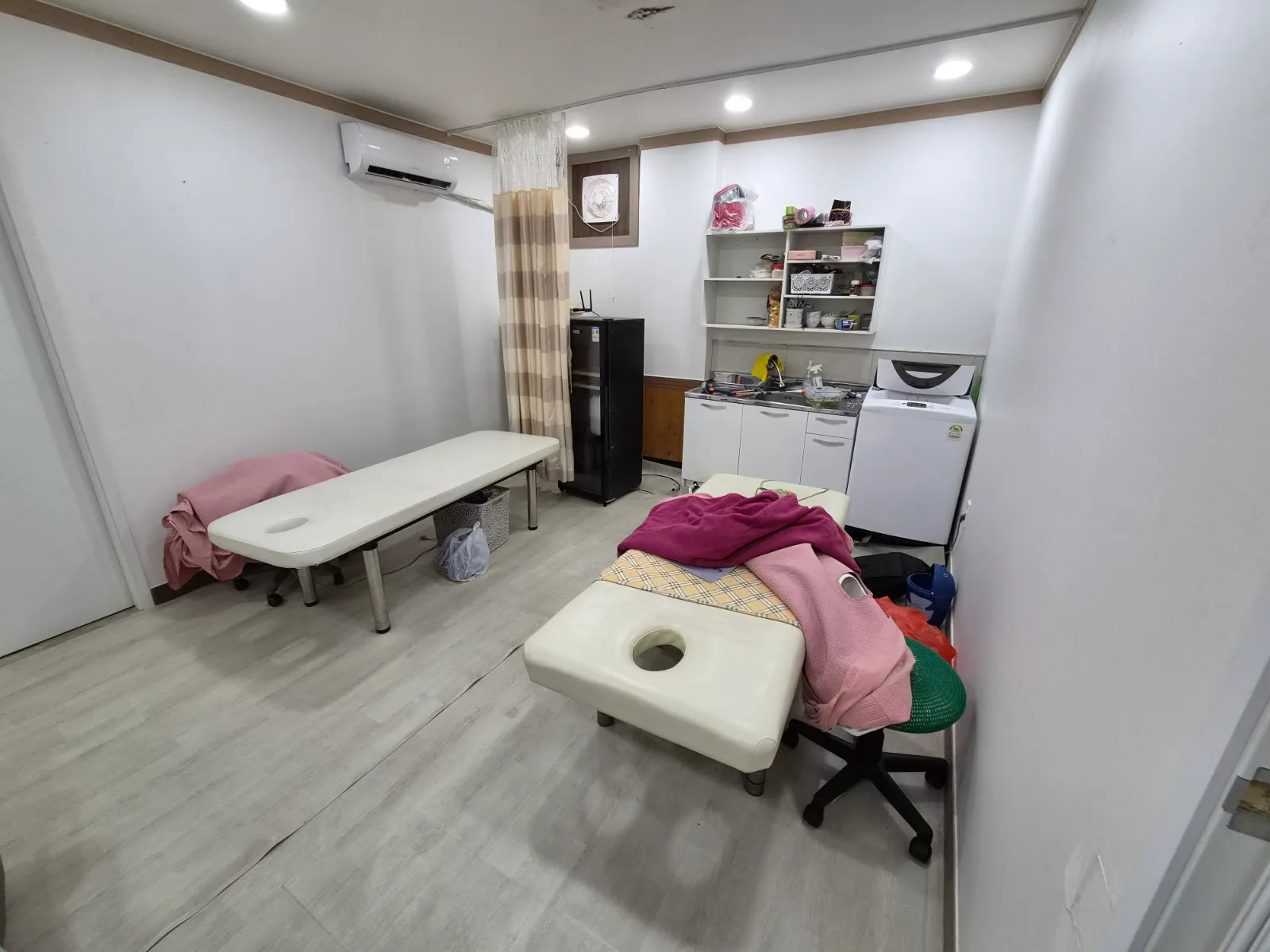 마사지샵 철거 현장 사진 4