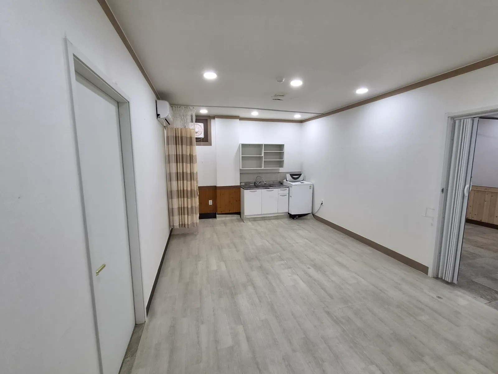 마사지샵 철거 현장 사진 7