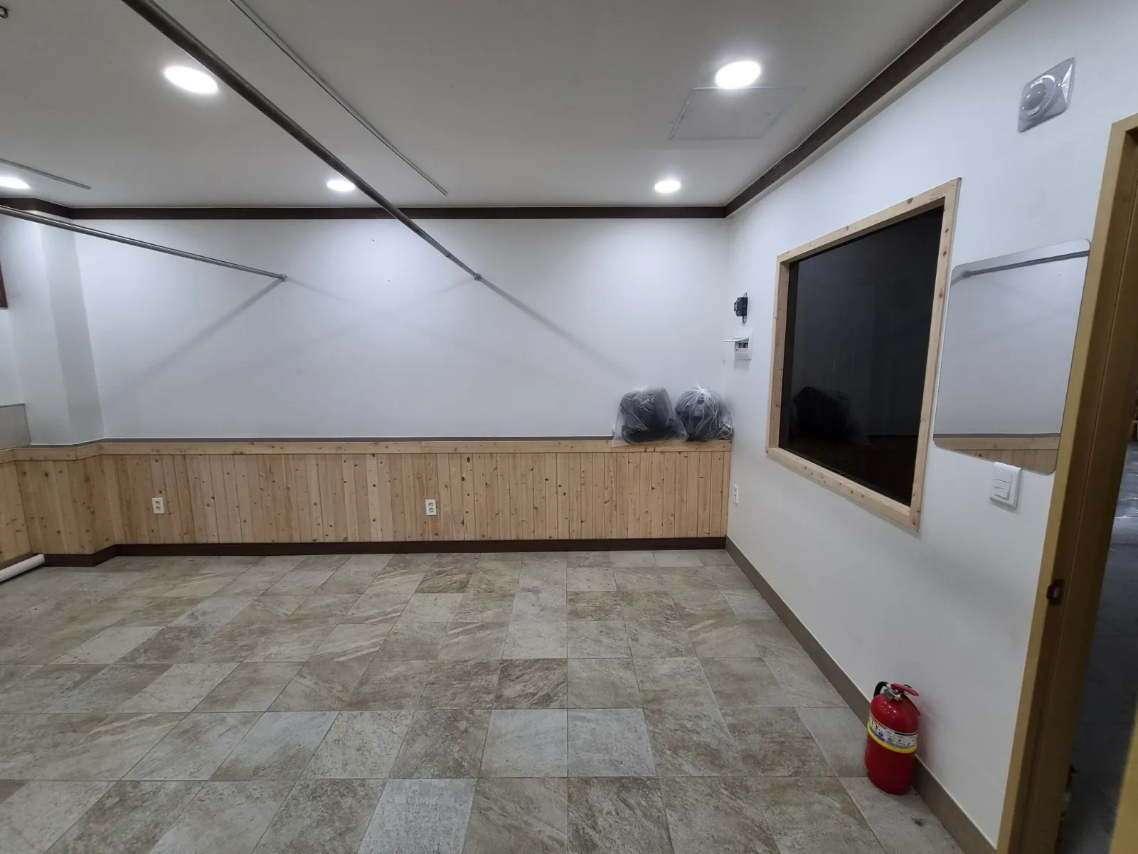 마사지샵 철거 현장 사진 10